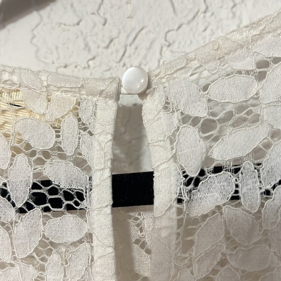 Large Monteau Woman’s Dress Shirt | Off White Lace and Slip - Picture 5 of 6